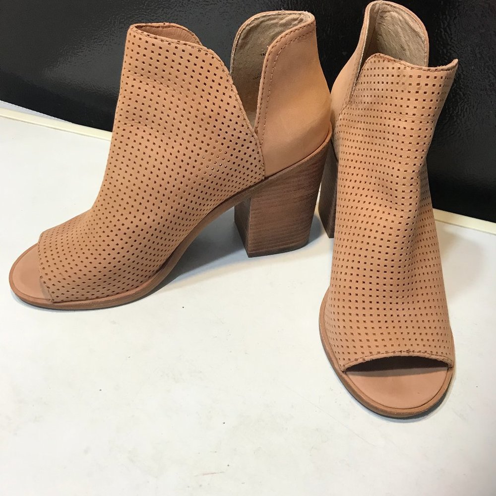 Suede open toes bootie